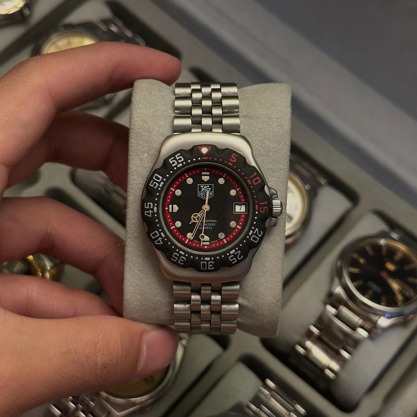 TAG Heuer Formula 1 Black/Red Dial — photo 1